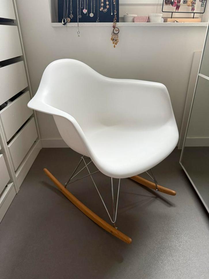 Eames Replica Schommelstoel, Huis en Inrichting, Stoelen, Zo goed als nieuw, Eén, Kunststof, Wit, Ophalen