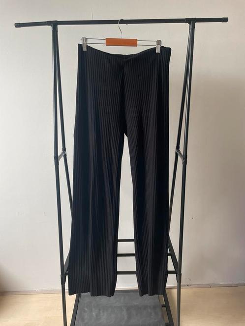 Zara broek maat L, Kleding | Dames, Broeken en Pantalons, Zo goed als nieuw, Maat 42/44 (L), Zwart, Lang, Verzenden