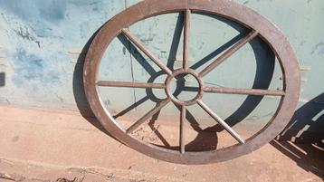 GOEDKOPER PRACHTIG EN UNIEK OVAAL GIETIJZEREN STALRAAM beschikbaar voor biedingen