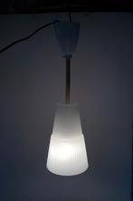 Vintage hanglamp ribbel reliëf mat glas bakeliet wit ddr?, Huis en Inrichting, Lampen | Hanglampen, Gebruikt, Vintage, Ophalen of Verzenden