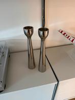 Twee Deense rvs kandelaren voor waxinelichtjes, Huis en Inrichting, Woonaccessoires | Kandelaars en Kaarsen, Gebruikt, 25 tot 50 cm