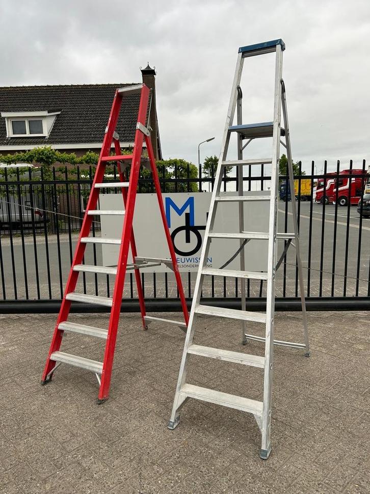 Altrex platformtrap/platform trap 1x4/1x5/1x8 gebruikt, Doe-het-zelf en Verbouw, Ladders en Trappen, Zo goed als nieuw, Trap, 2 tot 4 meter