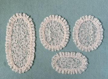 Setje (4) Kanten Kleedjes met ruches vintage jaren 50 beschikbaar voor biedingen