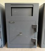Zeer degelijke Salvus afstortkluis kluis brandkast, Ophalen, Brandkast