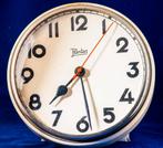 Originele jaren 60: aluminium wandklok. Ø24cm. Bol glas., Ophalen of Verzenden, Gebruikt, Analoog, Wandklok