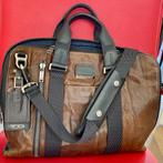 TUMI leren laptoptas 15 ", Computers en Software, Laptoptassen, Ophalen of Verzenden, 15 inch, Zo goed als nieuw, Schoudertas