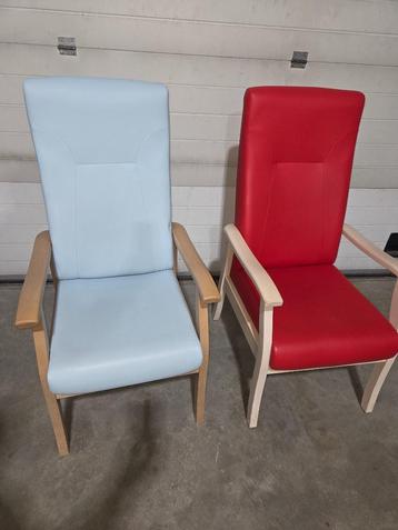 partij stoelen beschikbaar voor biedingen