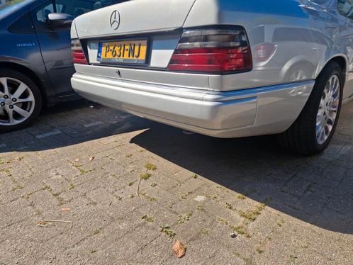 Mercedes w124 coupe Achterbumper 744 Briljant zilver, Auto-onderdelen, Carrosserie en Plaatwerk, Bumper, Mercedes-Benz, Achter