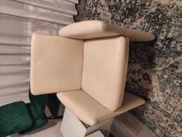 1 x Eeteetkamerstoel /fauteu cream lederen van W. Schillig. beschikbaar voor biedingen