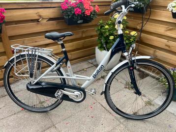 Keurige damesfiets met 7 versnellingen beschikbaar voor biedingen