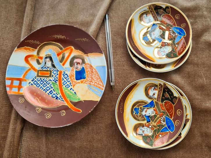 Antiek Satsuma Moriage Immortals Japans servies, Antiek en Kunst, Antiek | Keramiek en Aardewerk, Ophalen of Verzenden