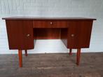Vintage retro kastje dressoir lowboard Deense stijl jaren 60, Huis en Inrichting, Kasten | Dressoirs, Ophalen, Vintage retro jaren 60 Deense stijl Mid Century teak.