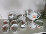 antiek servies oranje - grijs-zilverkleurige bloem jr. 60/70, Ophalen