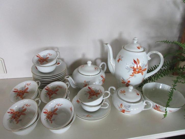 antiek servies oranje - grijs-zilverkleurige bloem jr. 60/70, Antiek en Kunst, Antiek | Servies los, Ophalen