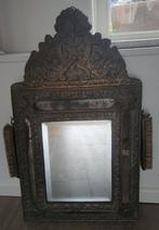 Antieke, messing spiegel, met borstels. Achterkant van hout., Antiek en Kunst, Ophalen of Verzenden, Ovaal, Minder dan 50 cm