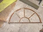 Mooi half rond stalraam - 98x52cm afhalen voor 60 € per stuk, Ophalen, Gevelraam of Ruit, Gebruikt, Minder dan 80 cm
