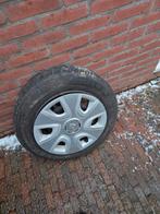 Winterbanden Renault Clio, Ophalen, Gebruikt, 15 inch, Banden en Velgen