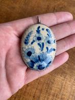Antieke Delfst blauwe hanger in zilver, Sieraden, Tassen en Uiterlijk, Antieke sieraden, Ophalen of Verzenden, Zilver, Hanger