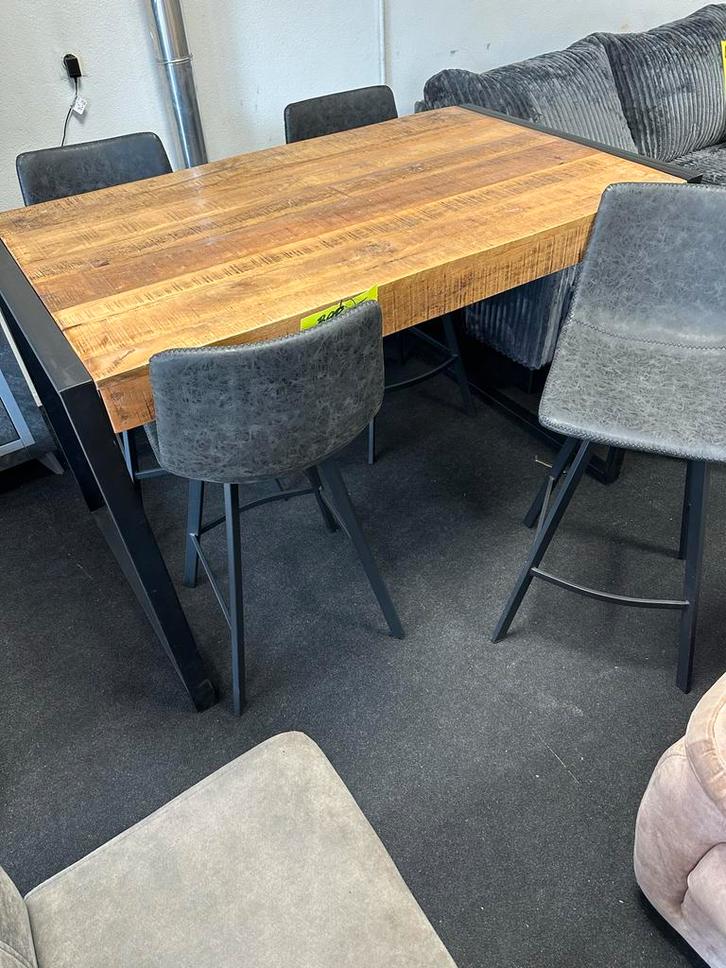 Mango houten tafel met barkrukken, Huis en Inrichting, Tafels | Eettafels, Gebruikt, 100 tot 150 cm, 150 tot 200 cm, Vier personen