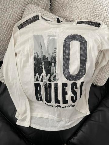 2 stus blouses beschikbaar voor biedingen