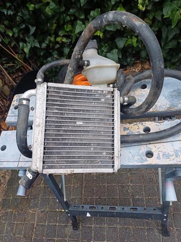 Aprilia SR radiateur compleet met slangen beschikbaar voor biedingen