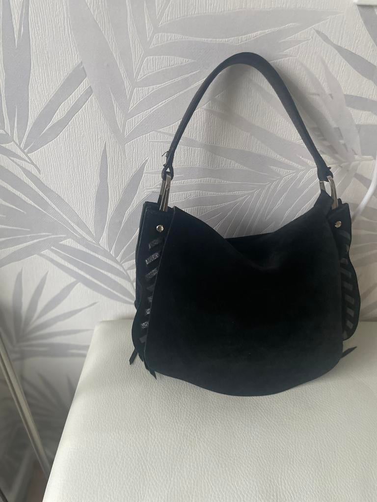 Gianni Chiarini suède schoudertas zwart, Sieraden, Tassen en Uiterlijk, Tassen | Damestassen, Zo goed als nieuw, Schoudertasje