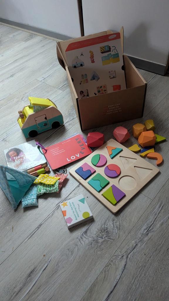 Lovevery The Free Spirit Playkit (34-36 maanden), Kinderen en Baby's, Speelgoed | Educatief en Creatief, Zo goed als nieuw, Bouwen