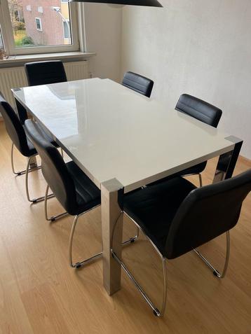 Witte eetkamer tafel hoogglans - chrome- 6 zwarte stoelen beschikbaar voor biedingen