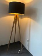 Zuiver TRIPOD WOOD Vloerlamp, Huis en Inrichting, Lampen | Vloerlampen, Ophalen, Zo goed als nieuw, Hout, 150 tot 200 cm