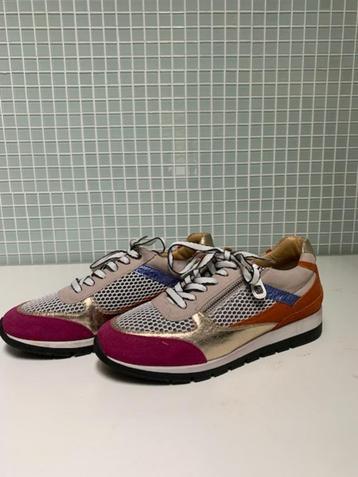 sneakers beschikbaar voor biedingen