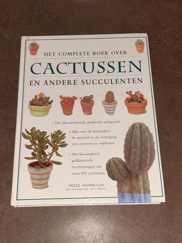 Complete boek cactussen en andere succulenten  M. Anderson beschikbaar voor biedingen