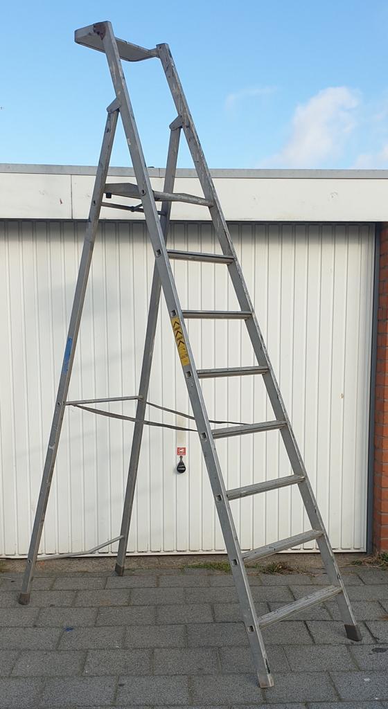 Gebruikte Trap met Bordes, Doe-het-zelf en Verbouw, Ladders en Trappen, Gebruikt, 2 tot 4 meter, Ophalen