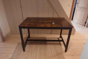 Bureau  beschikbaar voor biedingen