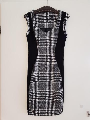 Jurk -- maat XS / S -- Mango Suit beschikbaar voor biedingen