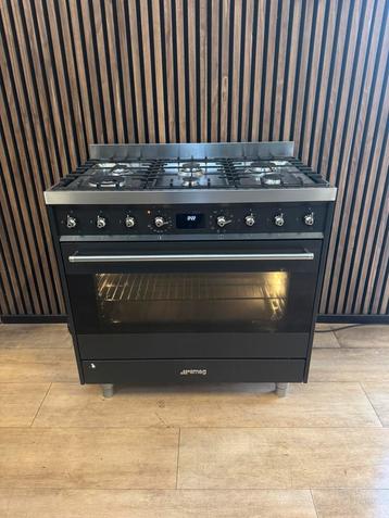 Zeer nette staat Smeg Fornuis 90 cm breed (Gratis bezorgen) beschikbaar voor biedingen