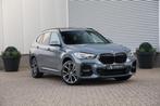 Bmw X1 xDrive 25e M-Sport 220pk Pano/HUD/Trekhaak/H&K/Cam/El, Gebruikt, USB, Leder, 3 cilinders