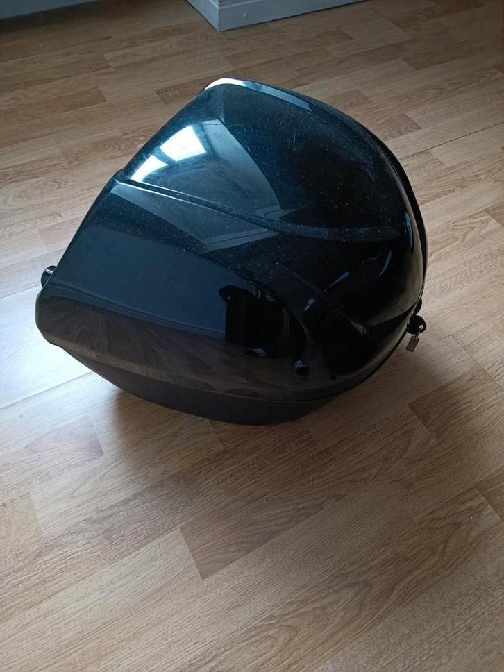 Kymco Agility Koffer met Sleutel en Montageplaat, Fietsen en Brommers, Fietsaccessoires | Fietstassen, Gebruikt, Ophalen of Verzenden