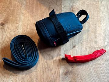 Trivio Zadeltas inclusief 3 bandenlichters + 1 x binnenband! beschikbaar voor biedingen