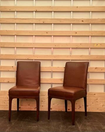 2x Luxe eetkamerstoelen – vol leer & massief hout beschikbaar voor biedingen
