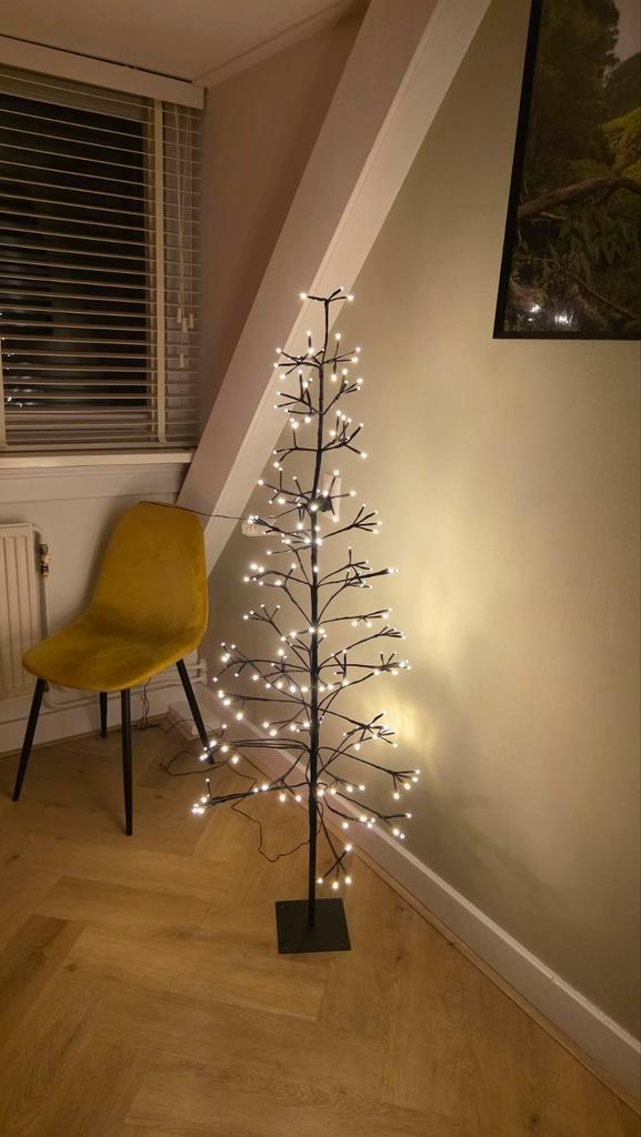 Kunstkerstboom met LED verlichting, Huis en Inrichting, Lampen | Vloerlampen, Zo goed als nieuw, 150 tot 200 cm, Kunststof, Metaal