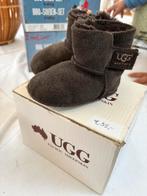 Uggs baby maat, Schoentjes, Ophalen of Verzenden, Zo goed als nieuw