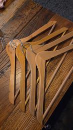 34 Houten Kledinghangers, Ophalen of Verzenden, Gebruikt, Hout, Volwassenen