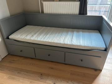 IKEA grijs Hemnes Bedbank Uitschuifbaar + Lades beschikbaar voor biedingen