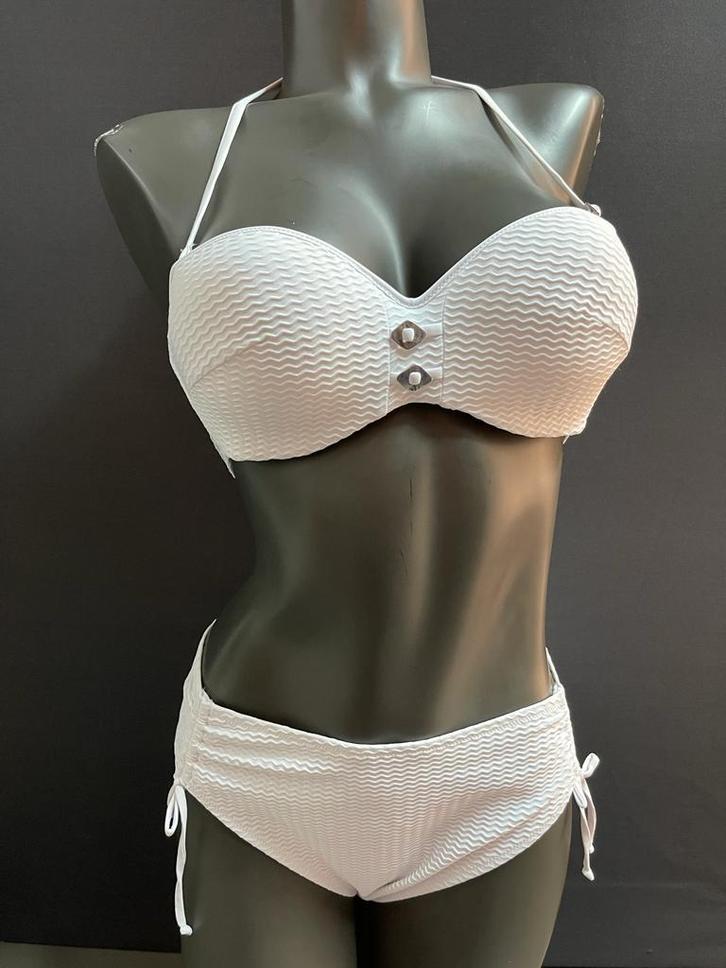 Antigel halter  bikini maat 80b slip 44 Model l exquise, Kleding | Dames, Badmode en Zwemkleding, Nieuw, Bikini, Wit, Verzenden