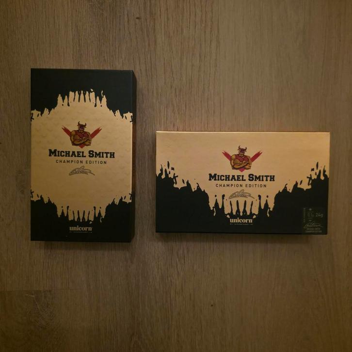 Michael Smith Champions Edition Dartset - Zeldzaam!, Sport en Fitness, Darts, Nieuw, Pijlen, Ophalen of Verzenden