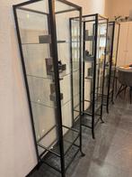 Vitrine zwart 4 stuks in goede staat, Huis en Inrichting, Ophalen, Met plank(en), 100 tot 150 cm, 50 tot 100 cm