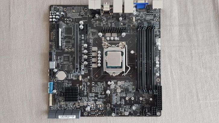 ASUS WS C246M PRO + XEON E2224, Computers en Software, Servers, Zo goed als nieuw, 3 tot 4 Ghz, 128 GB, Ophalen