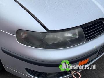 Koplamp rechts van een Seat Leon beschikbaar voor biedingen