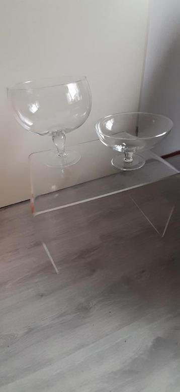 Glazen bloemen/plantenbakken 2x  beschikbaar voor biedingen