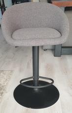 Barkruk grijs/staal, Ophalen, Zo goed als nieuw, In hoogte verstelbaar, 90 cm of meer